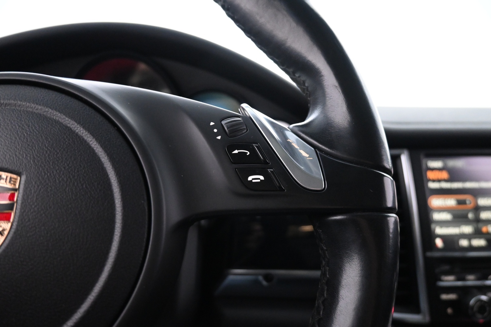 PORSCHE Panamera 2011