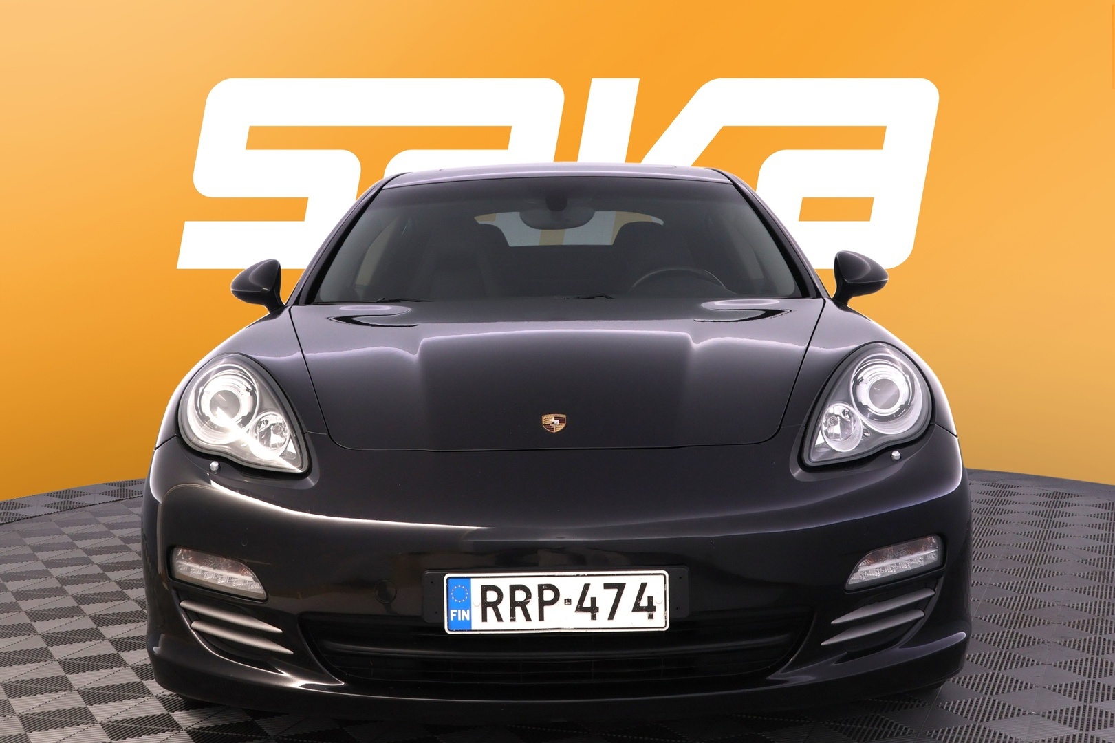 PORSCHE Panamera 2011