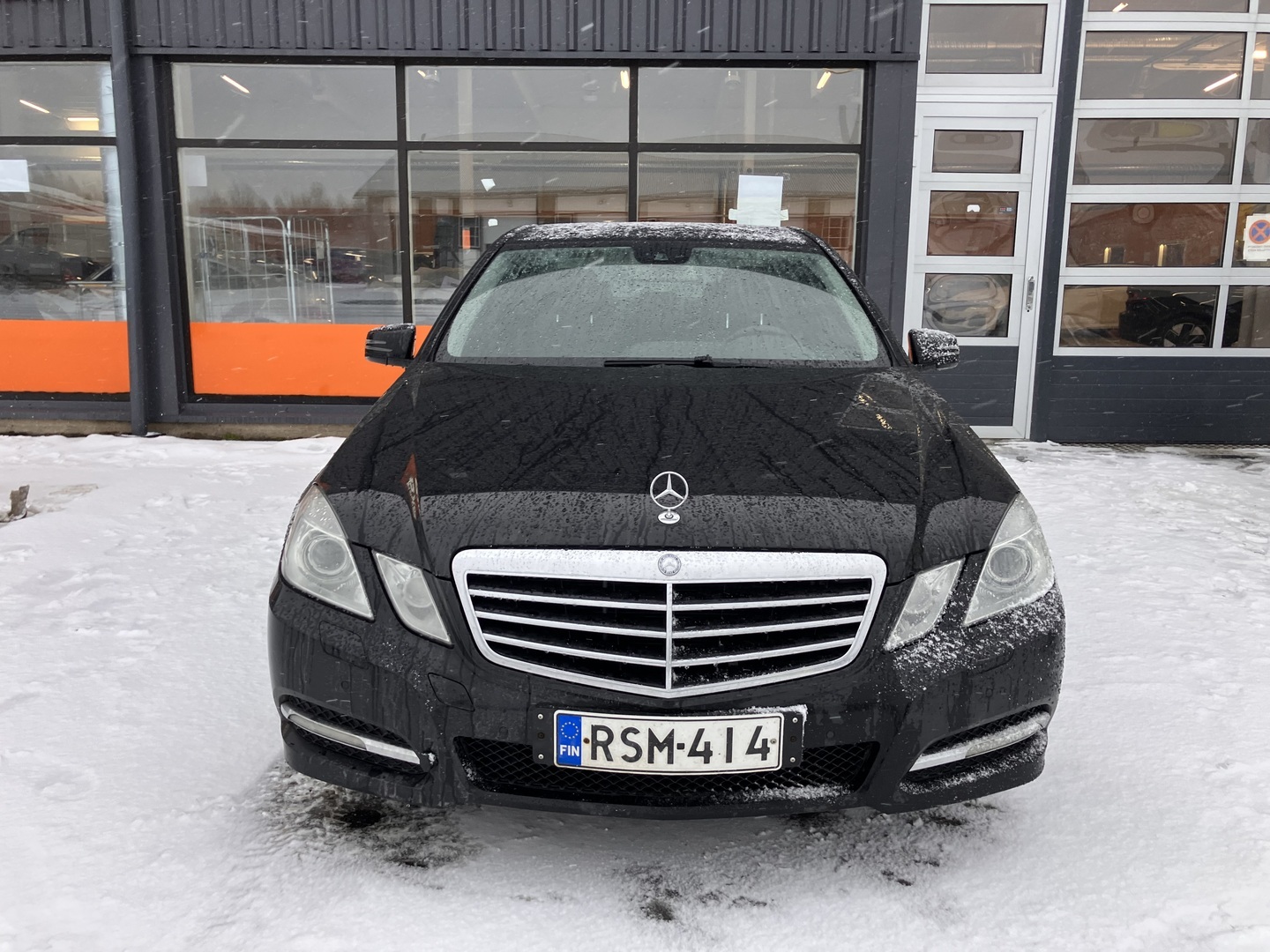 MERCEDES-BENZ E 2010