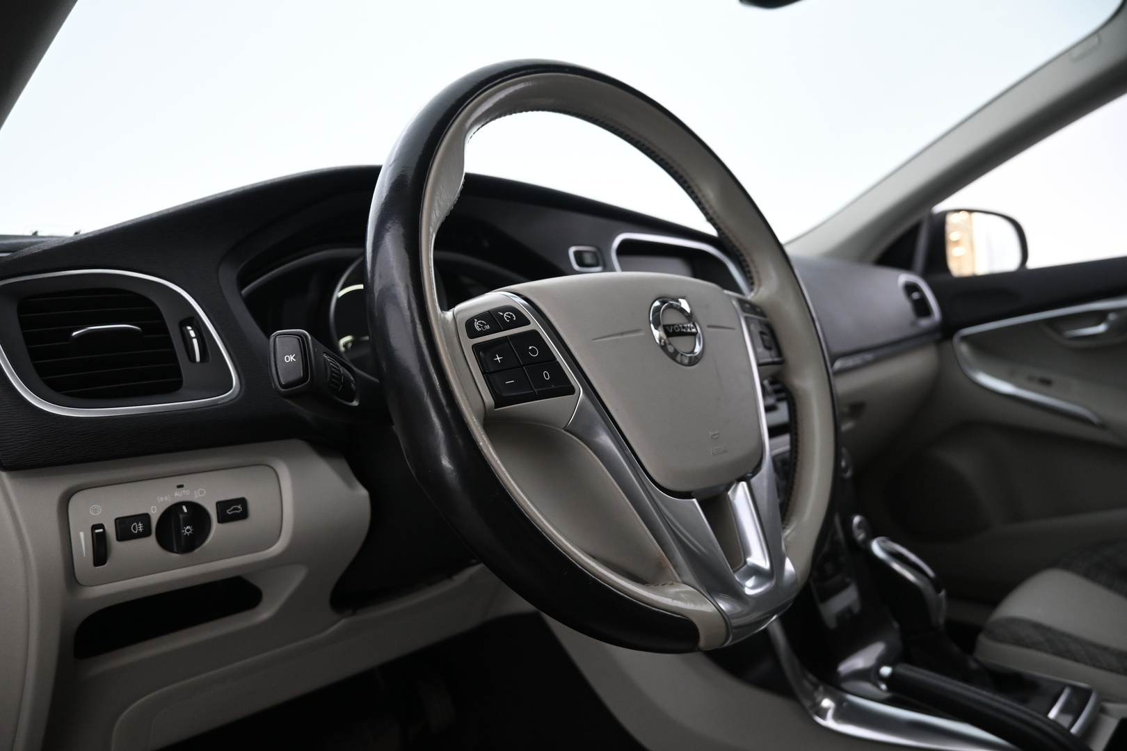 VOLVO V40 Cross Country 2017