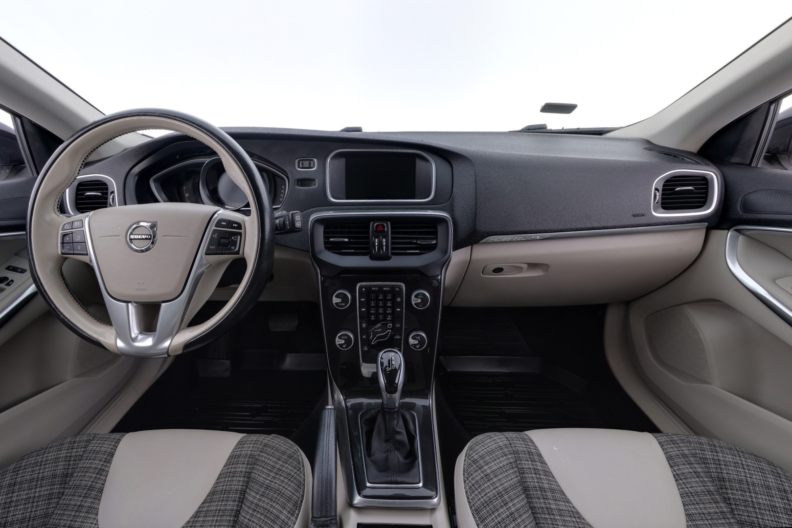 VOLVO V40 Cross Country 2017