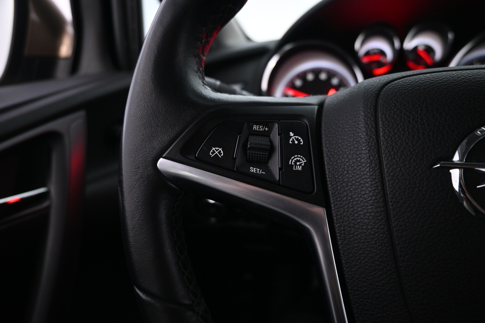 OPEL Astra 2013