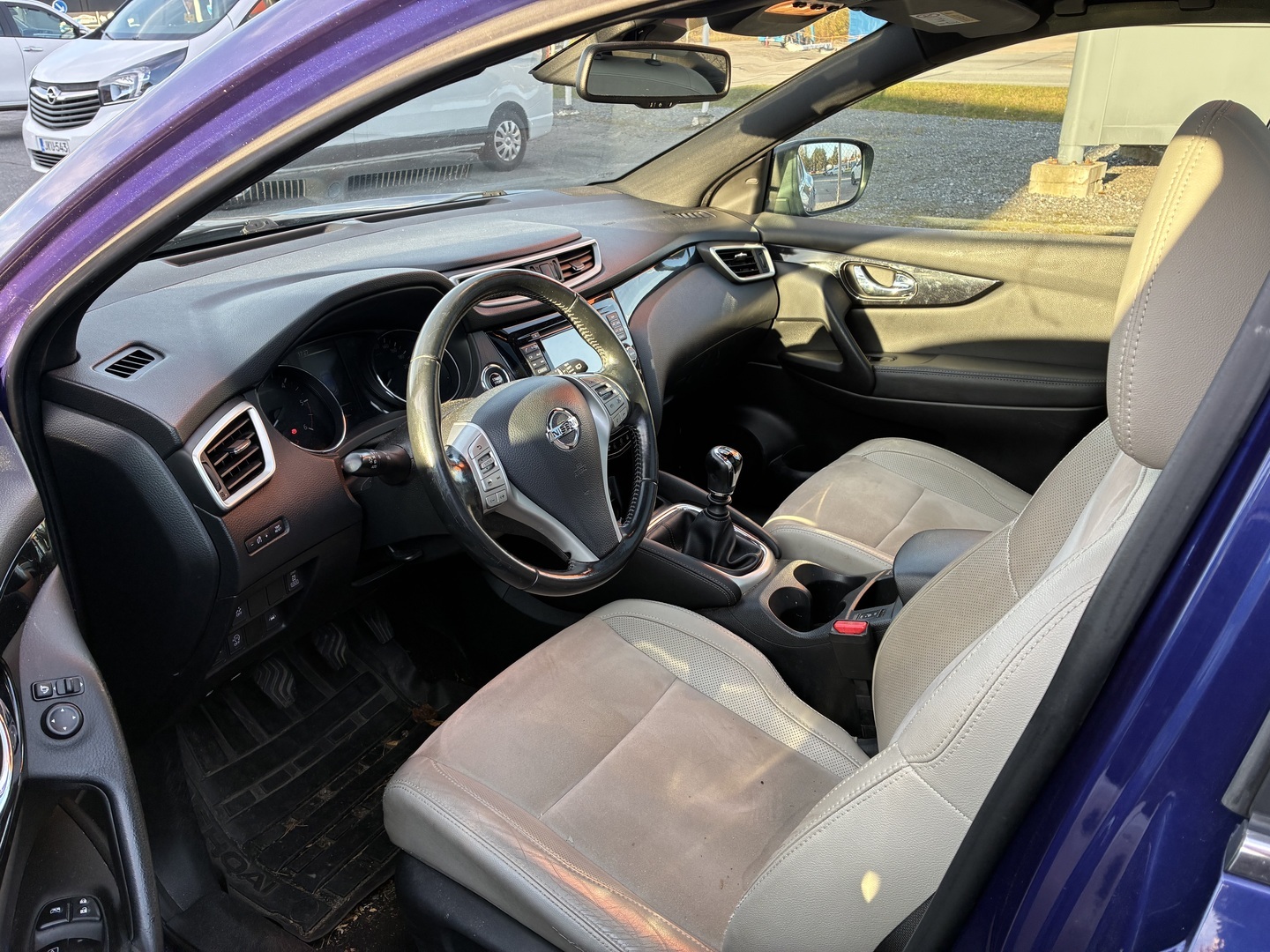 NISSAN Qashqai 2015