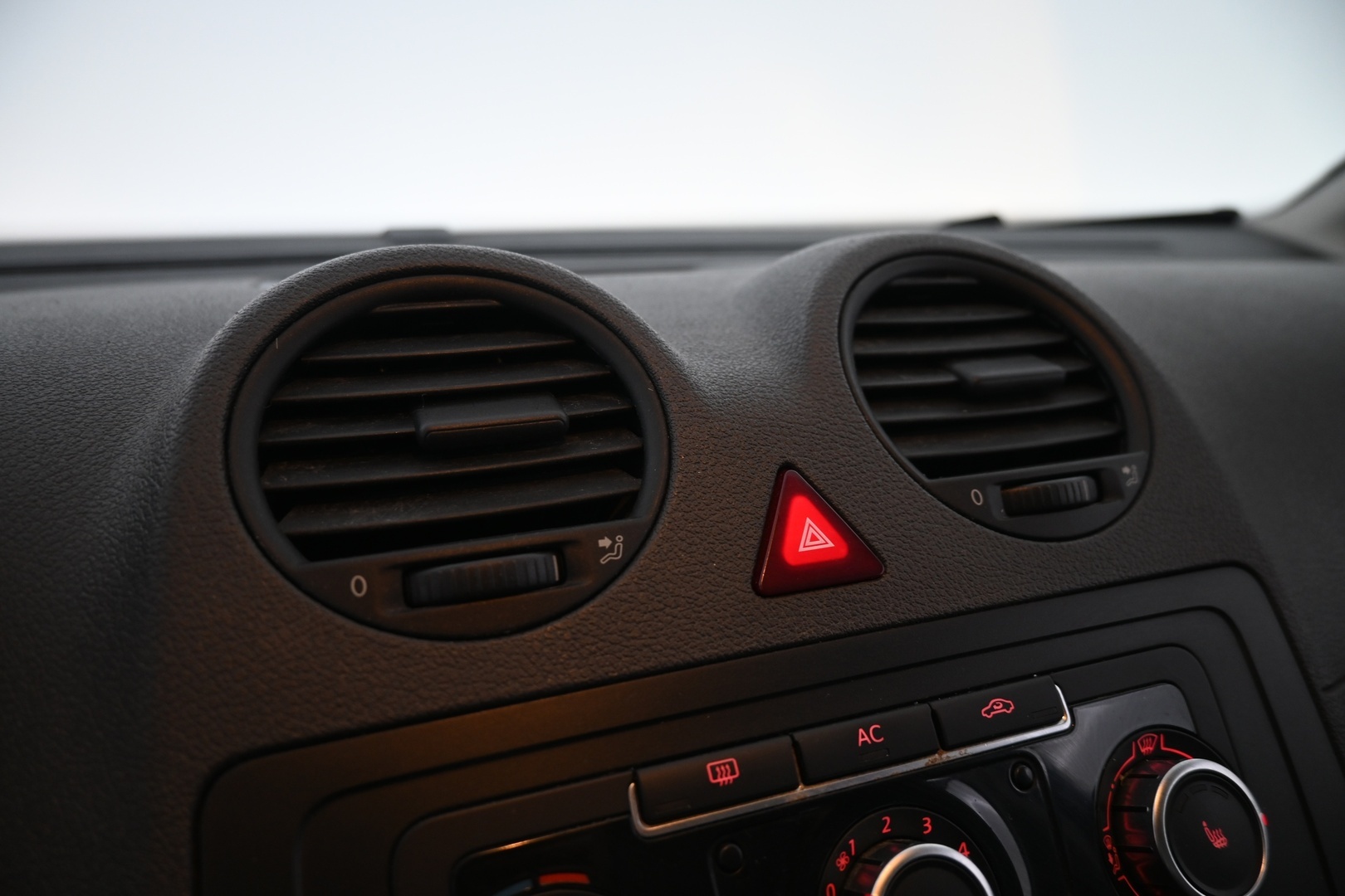 VOLKSWAGEN Caddy 2011