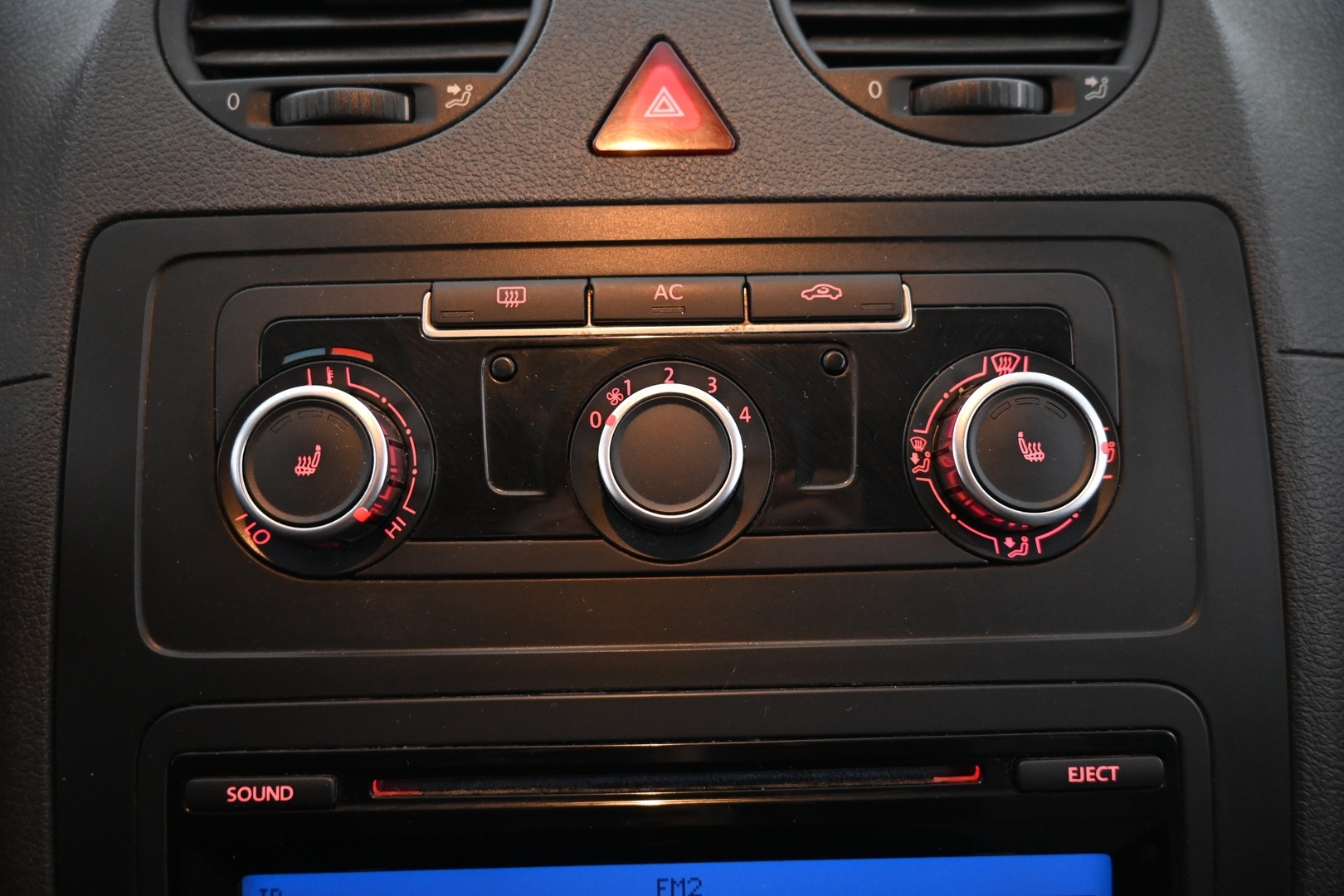 VOLKSWAGEN Caddy 2011