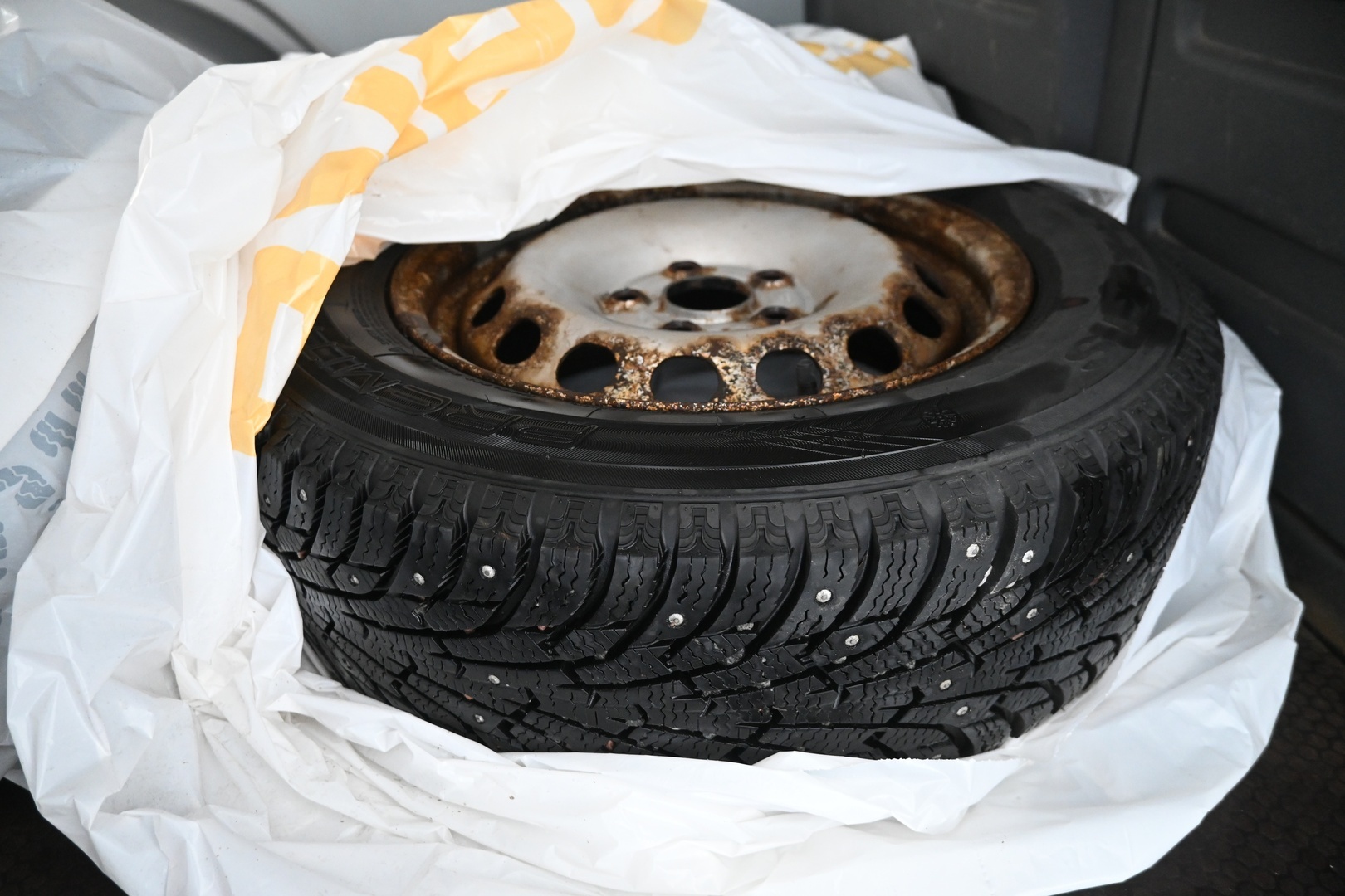 VOLKSWAGEN Caddy 2011