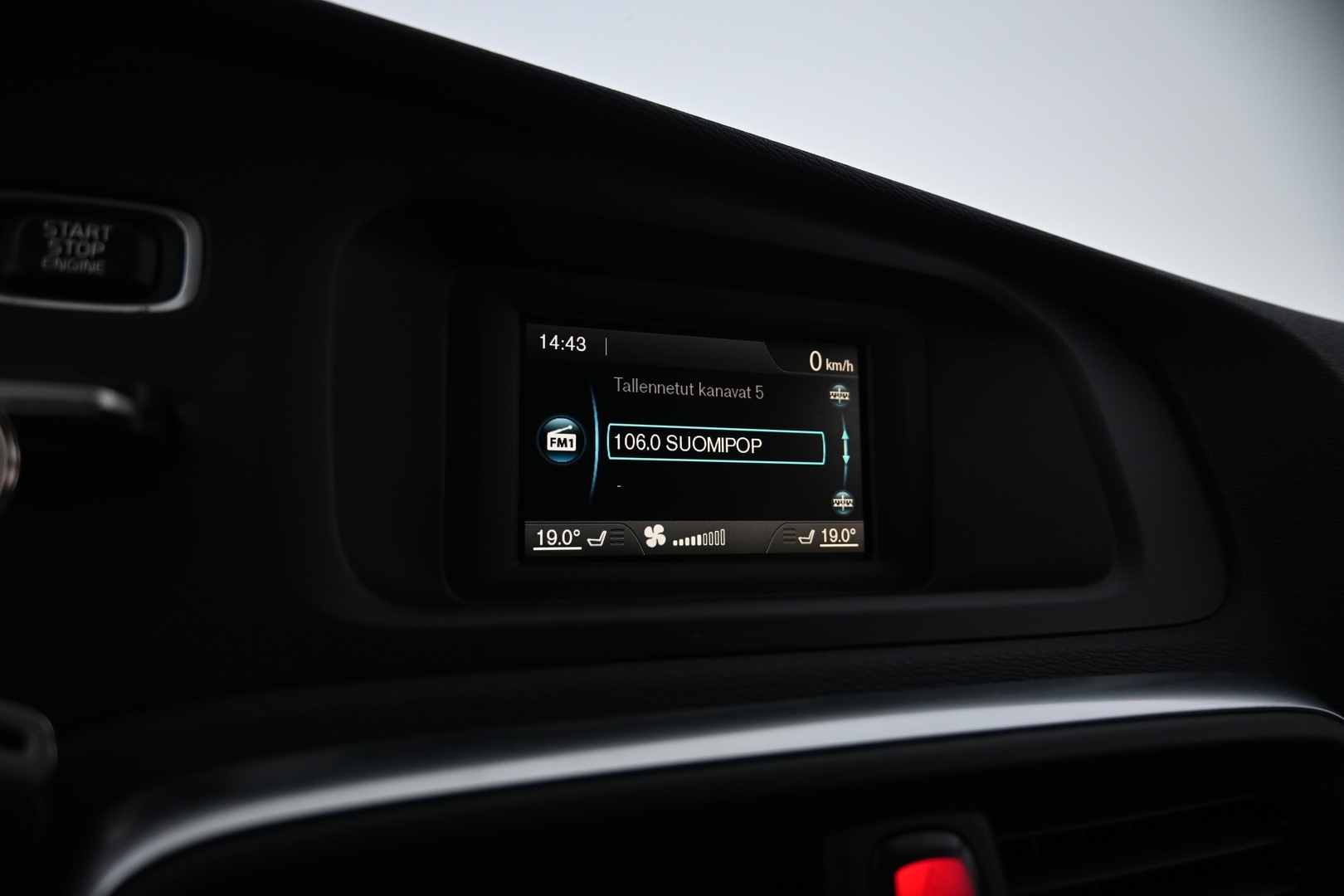 VOLVO V40 Cross Country 2017