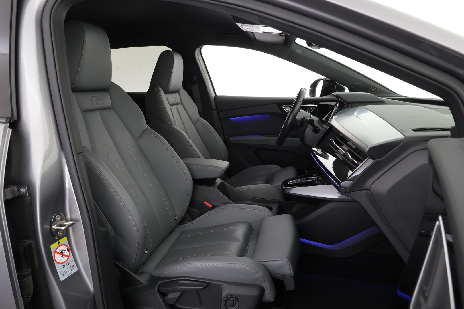 AUDI Q4 e-tron 2022