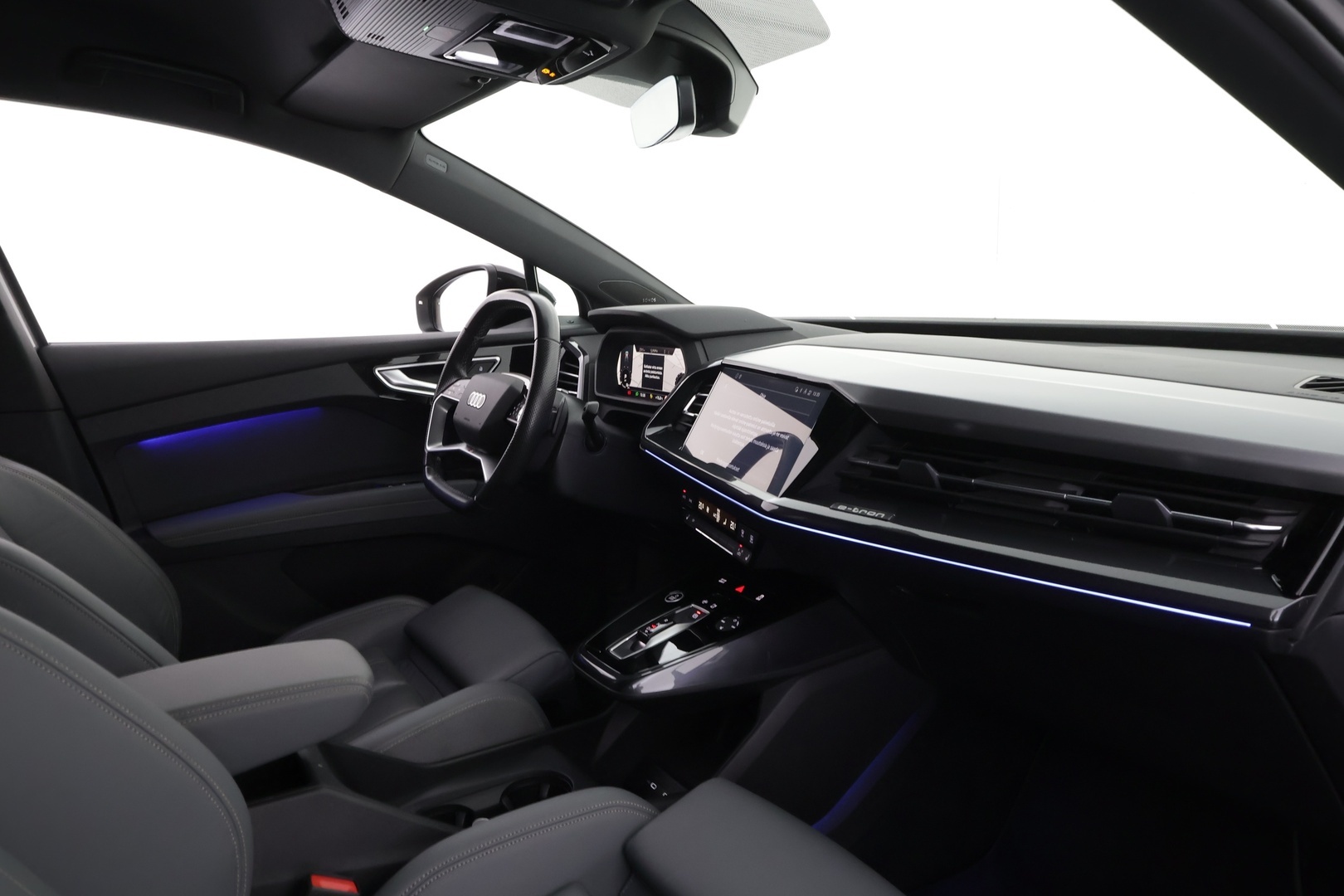 AUDI Q4 e-tron 2022