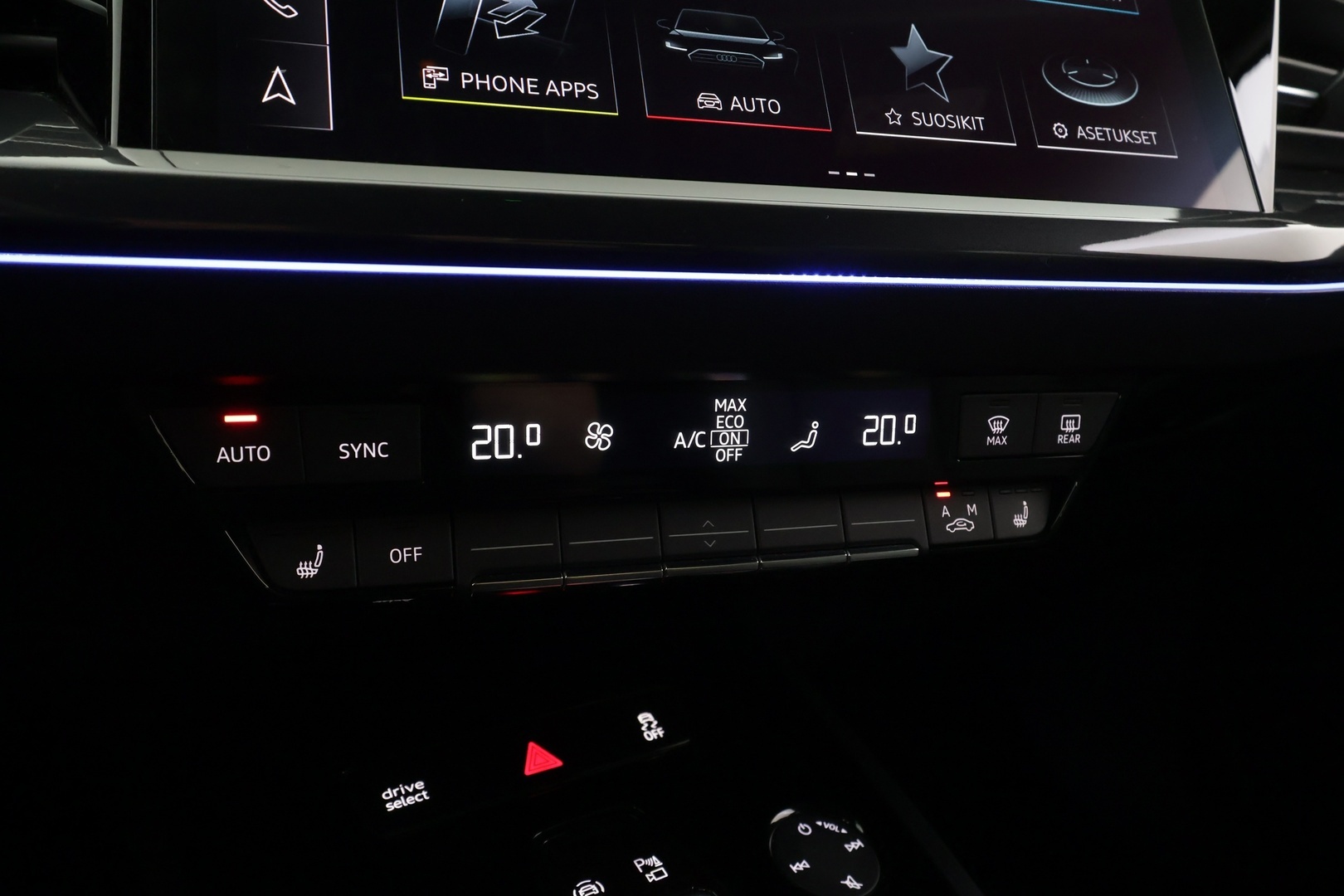 AUDI Q4 e-tron 2022