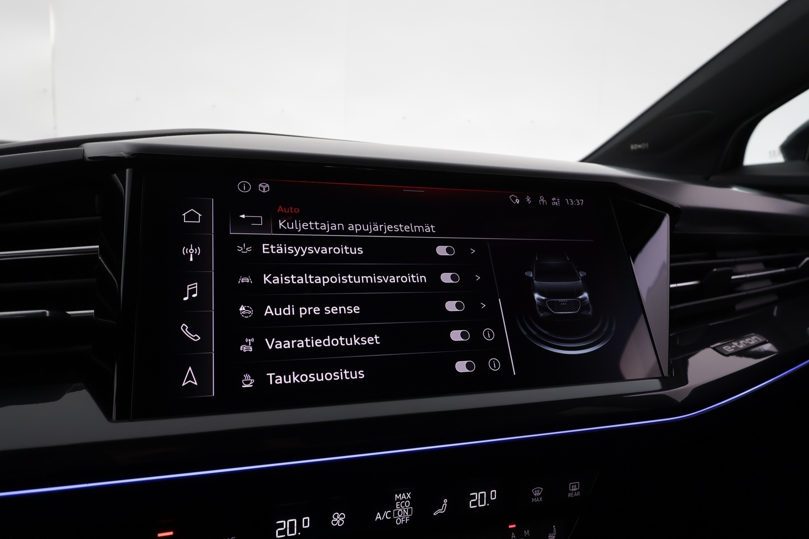 AUDI Q4 e-tron 2022