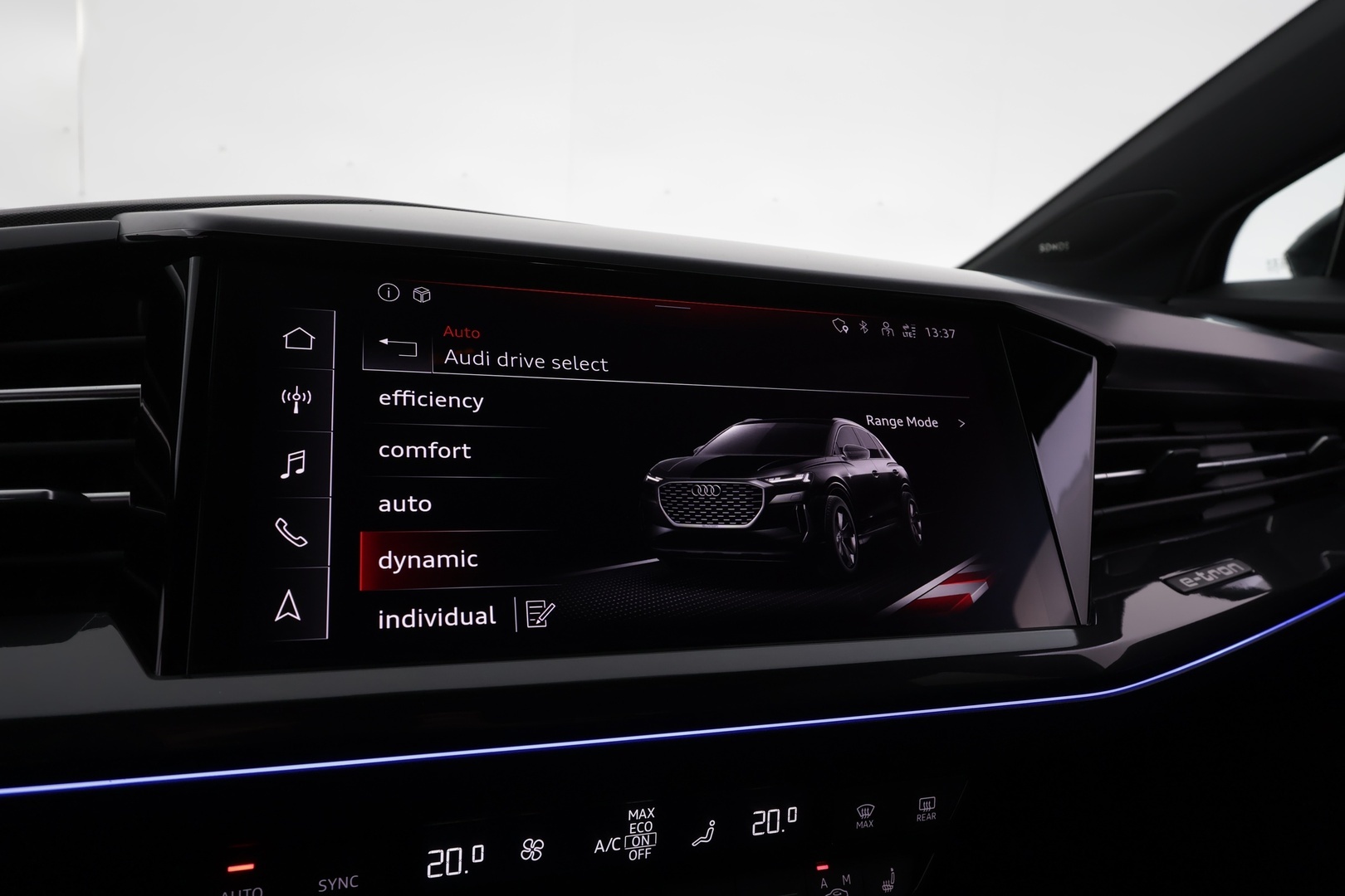 AUDI Q4 e-tron 2022
