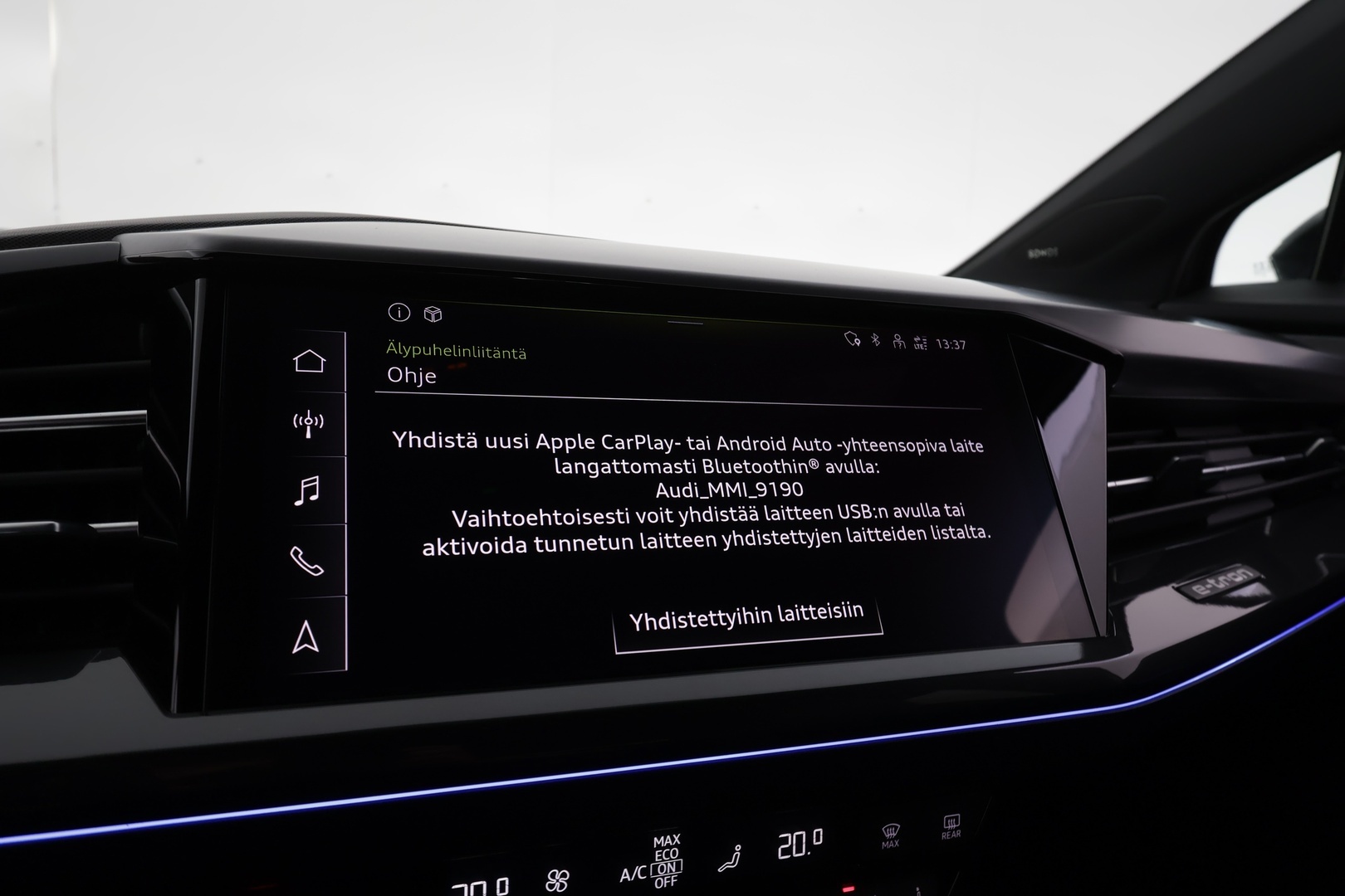 AUDI Q4 e-tron 2022