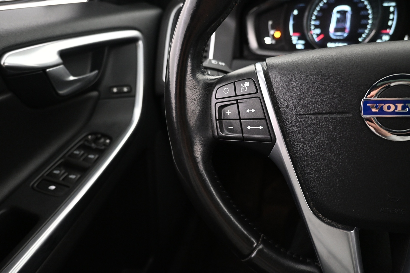VOLVO XC60 2016