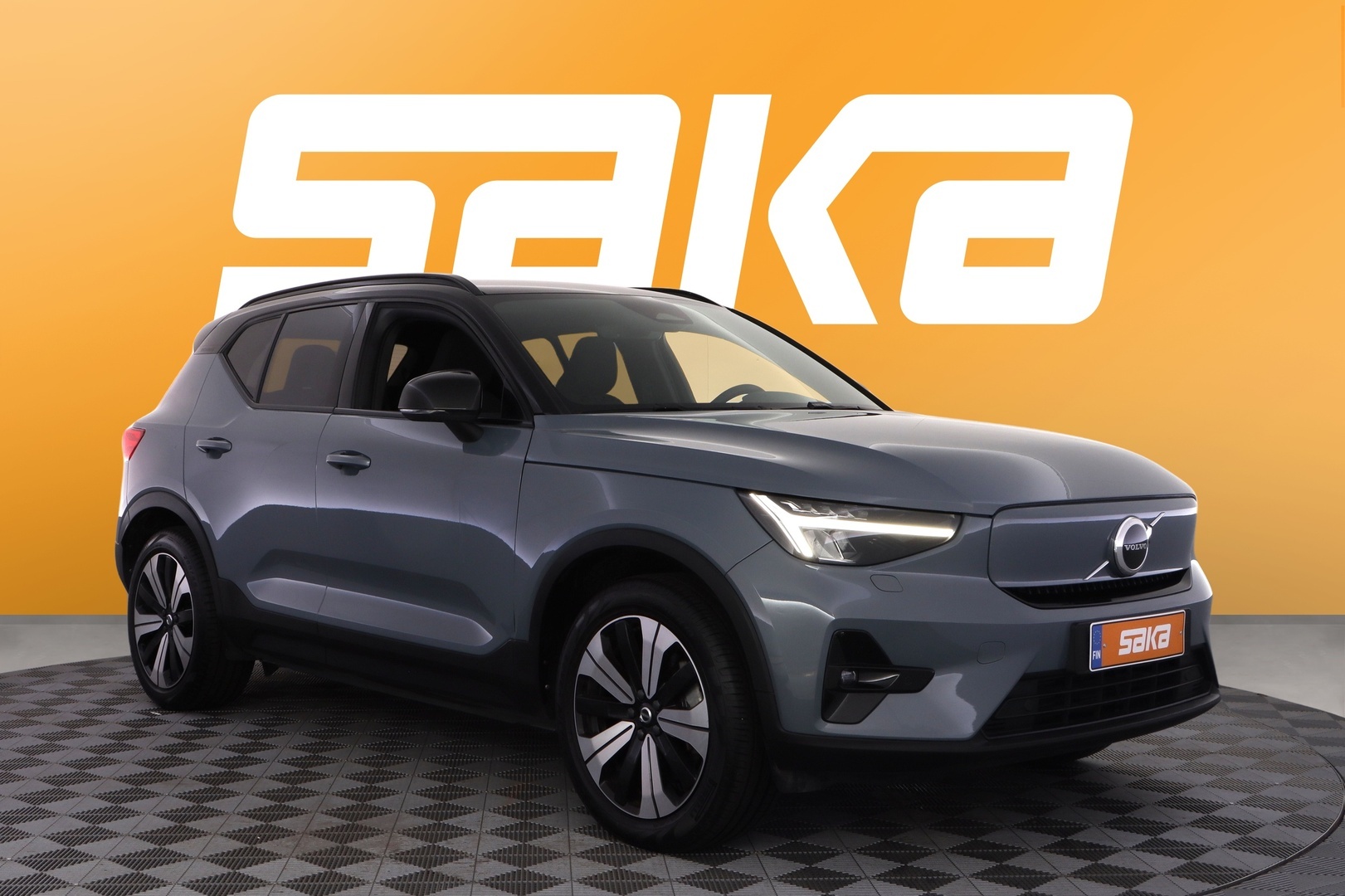 VOLVO XC40 2023