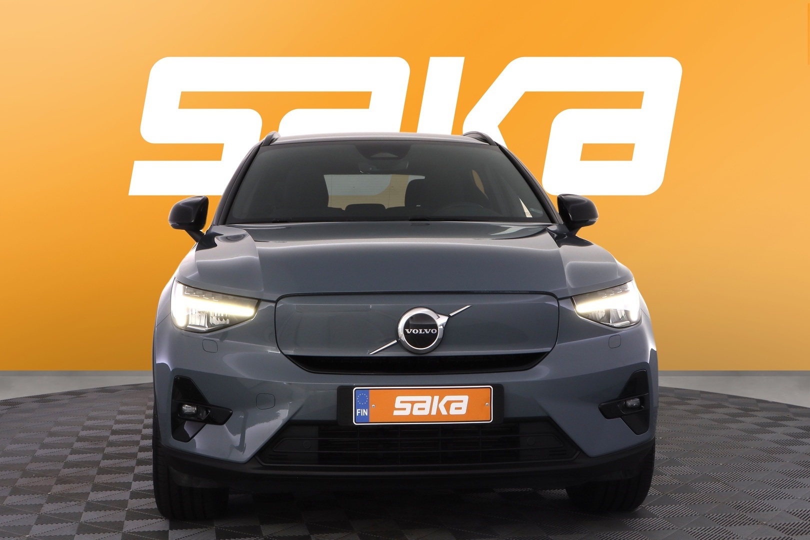 VOLVO XC40 2023