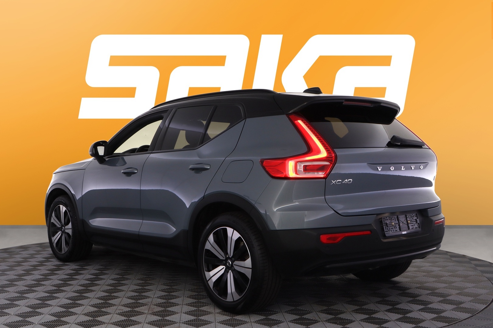 VOLVO XC40 2023