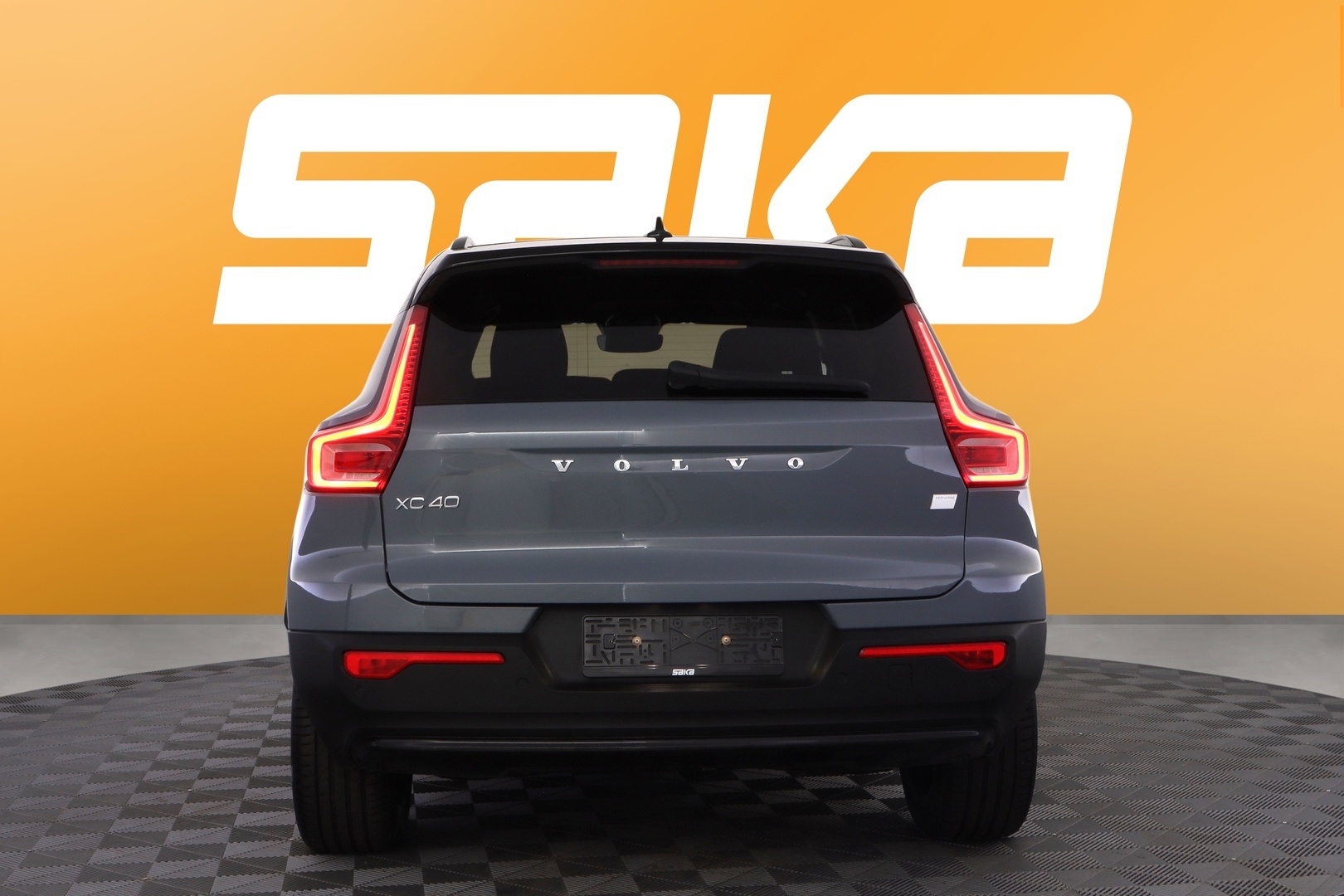 VOLVO XC40 2023