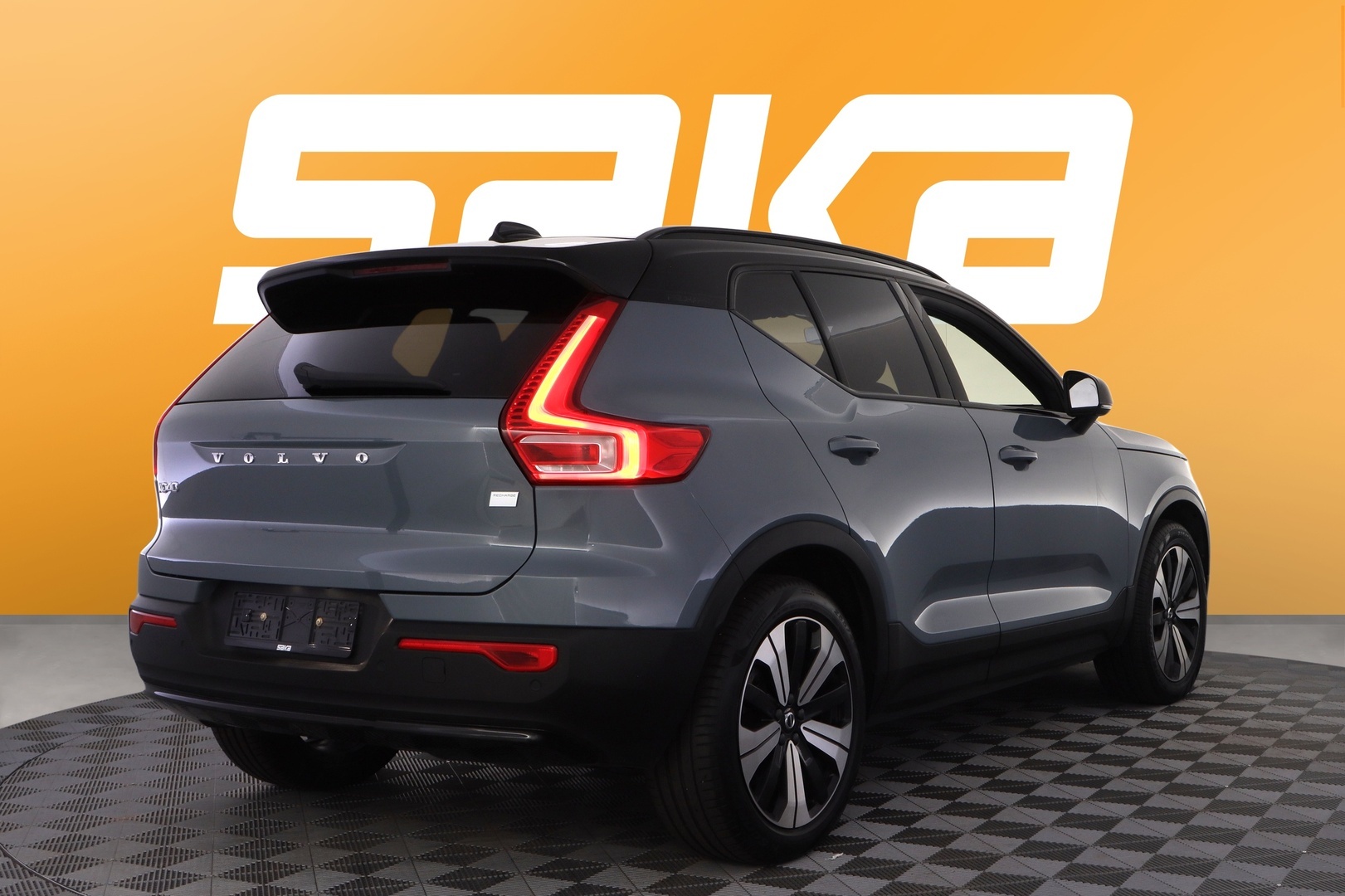 VOLVO XC40 2023