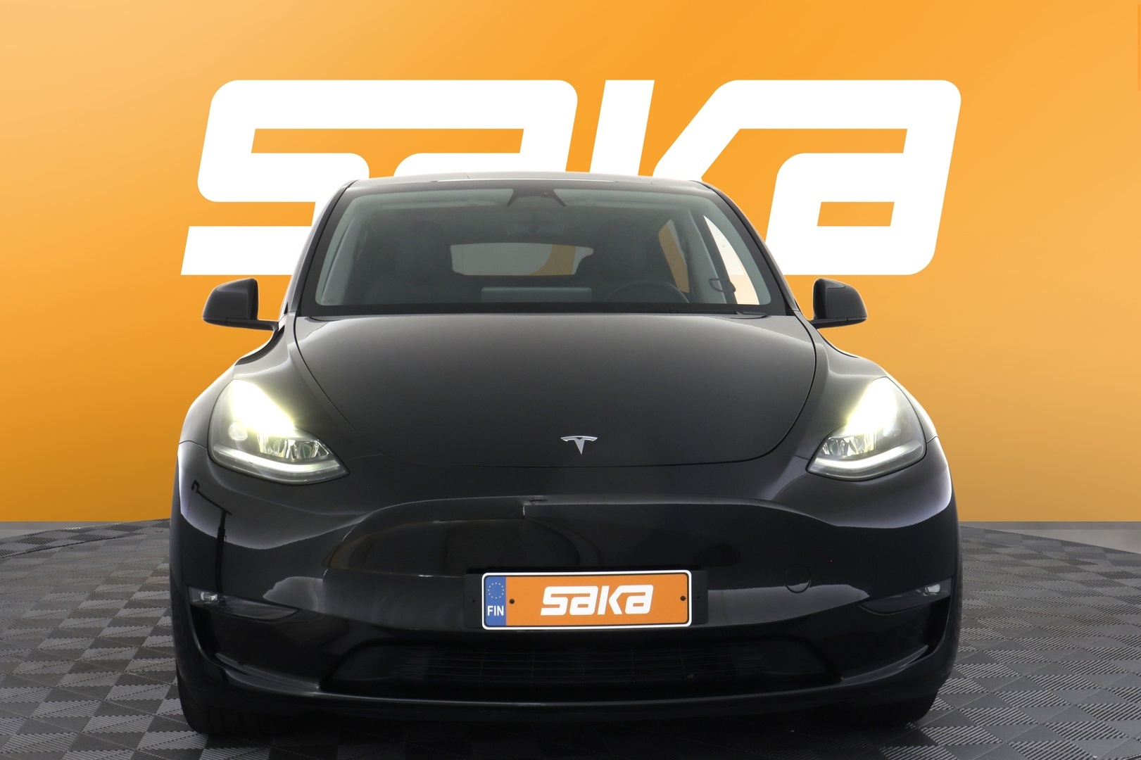 TESLA Model Y 2024