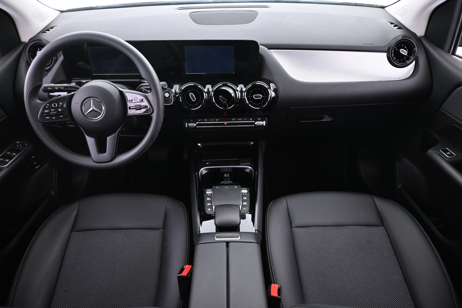 MERCEDES-BENZ B 2023