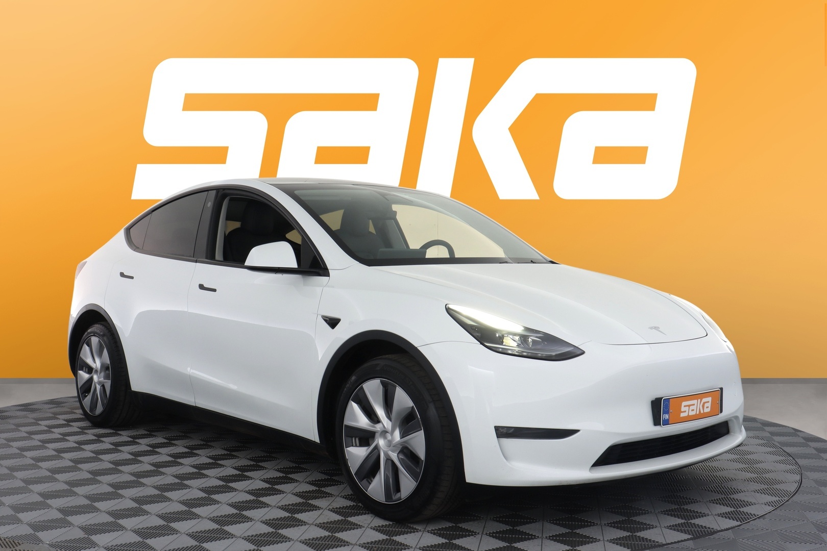 TESLA Model Y 2024