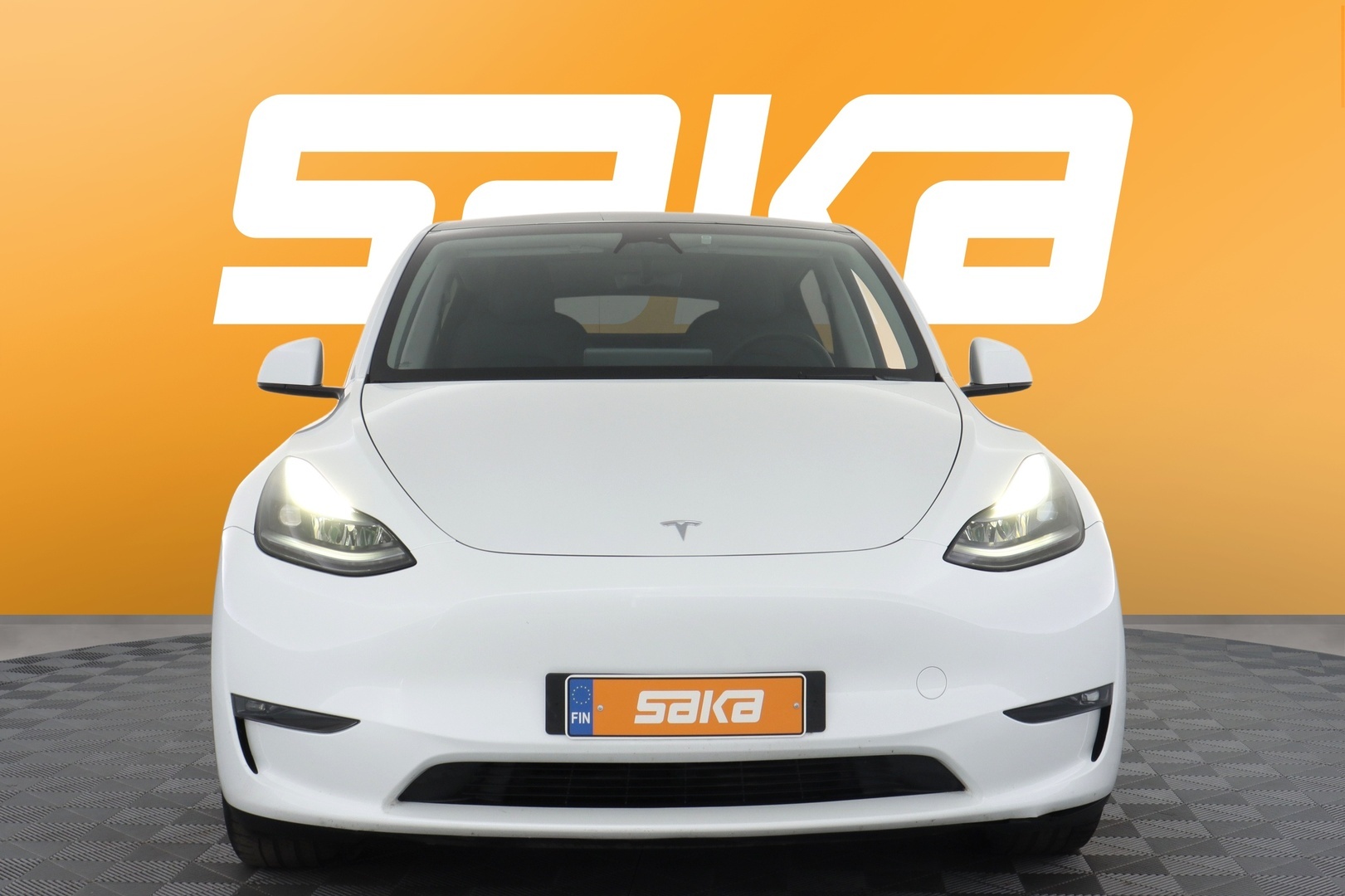 TESLA Model Y 2024