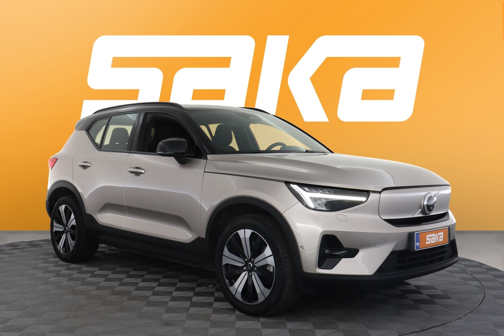 VOLVO XC40 2023