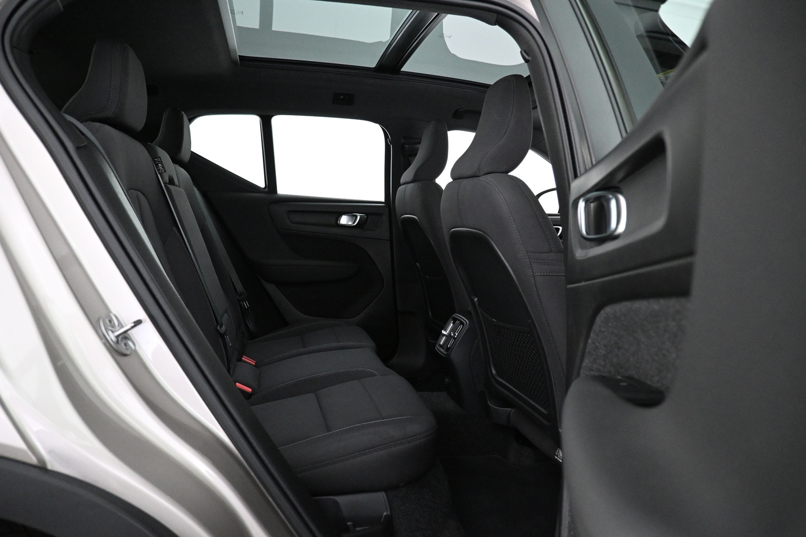 VOLVO XC40 2023