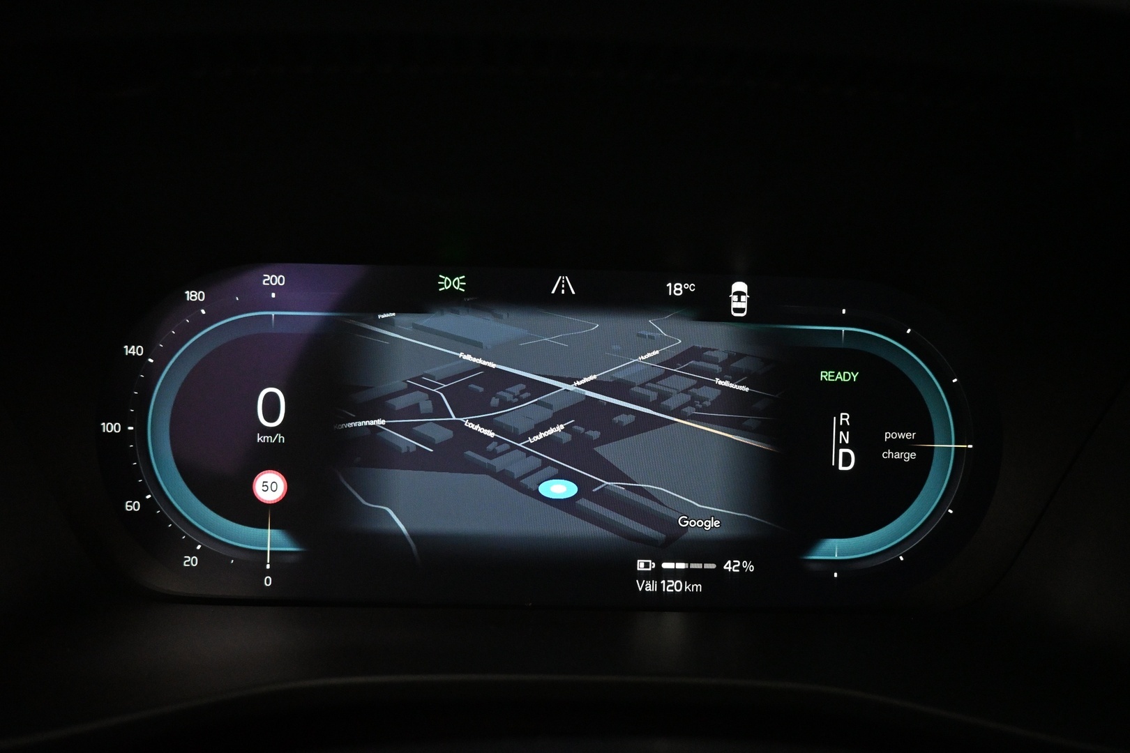VOLVO XC40 2023