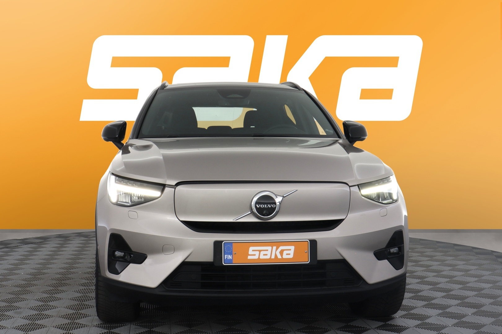 VOLVO XC40 2023