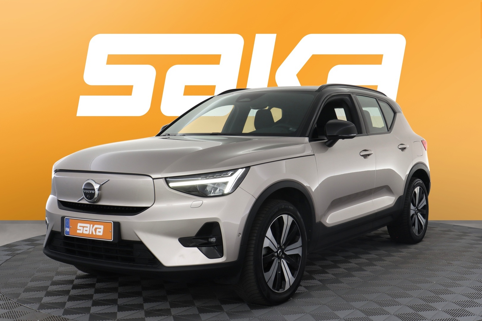 VOLVO XC40 2023