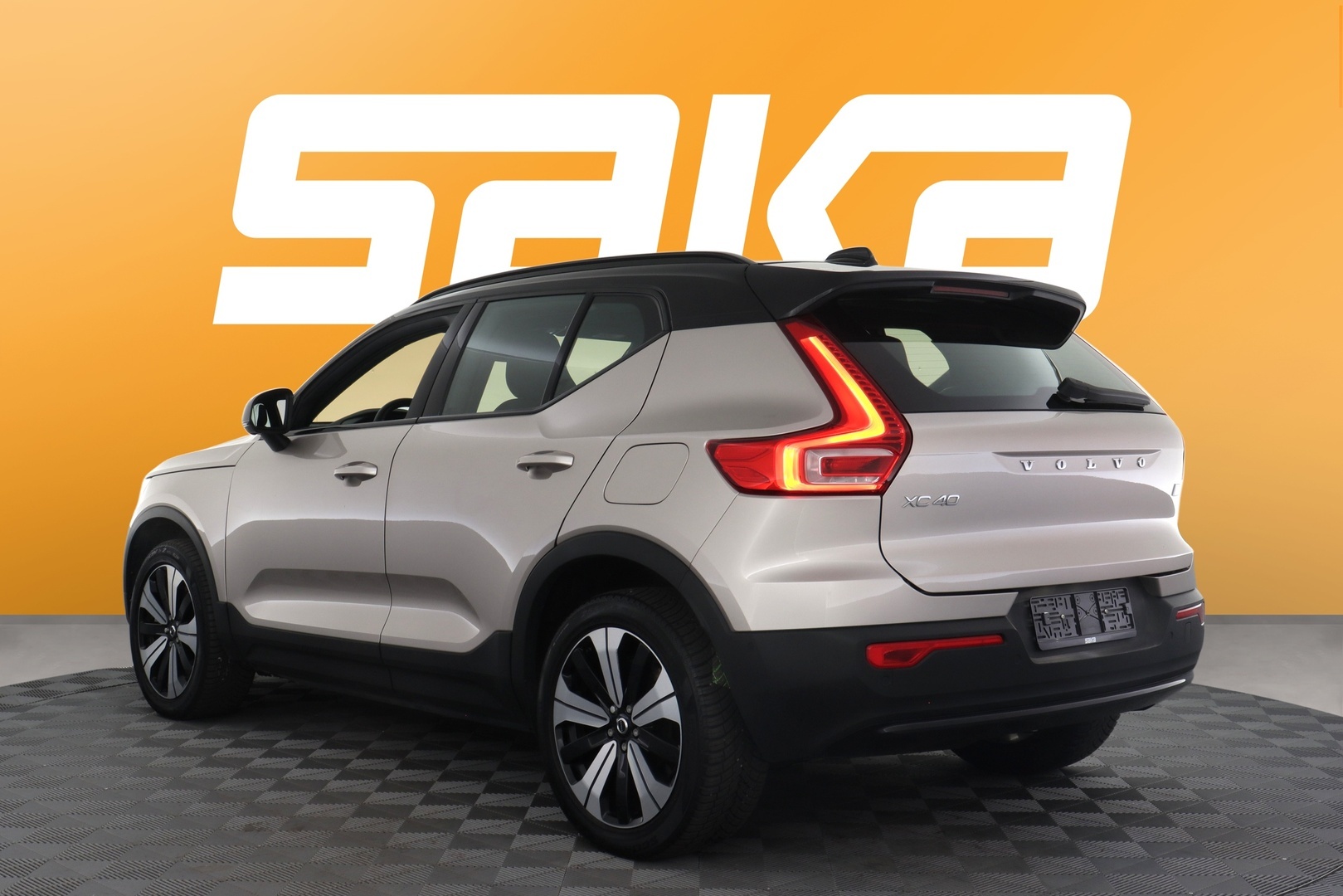VOLVO XC40 2023
