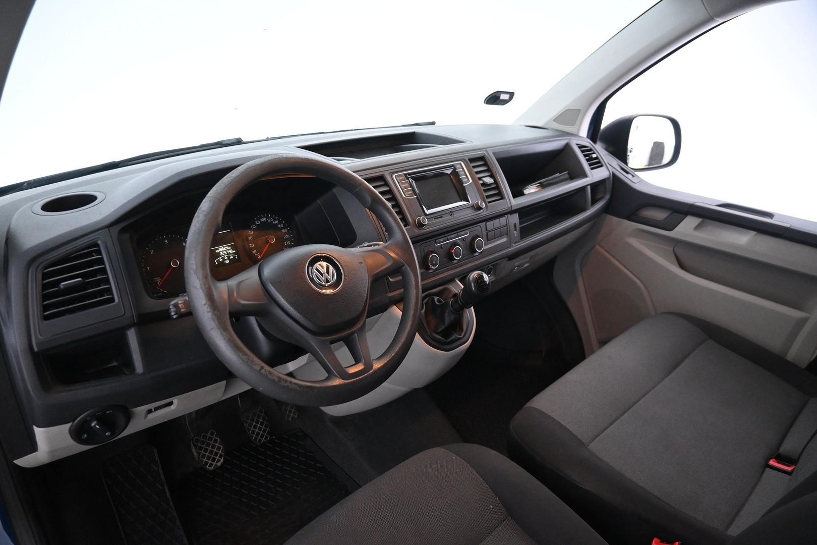 VOLKSWAGEN Transporter 2017