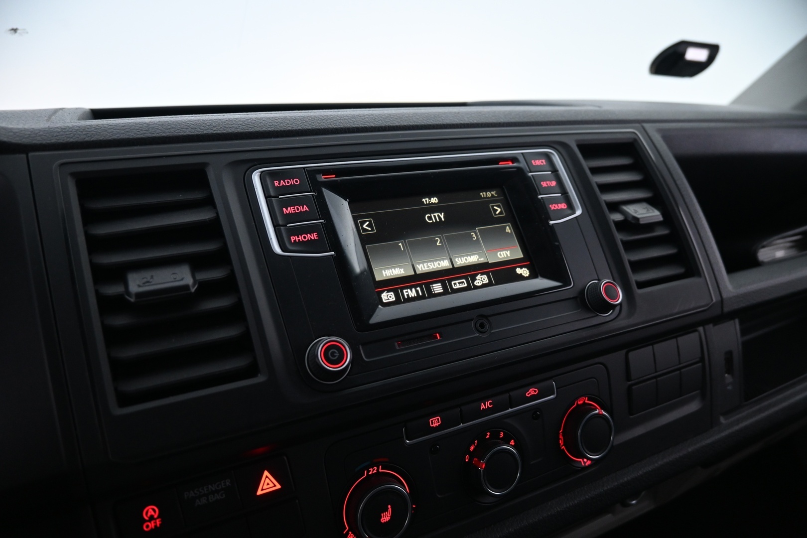VOLKSWAGEN Transporter 2017