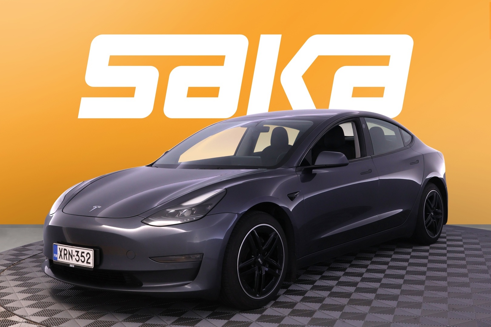 TESLA Model 3 2021