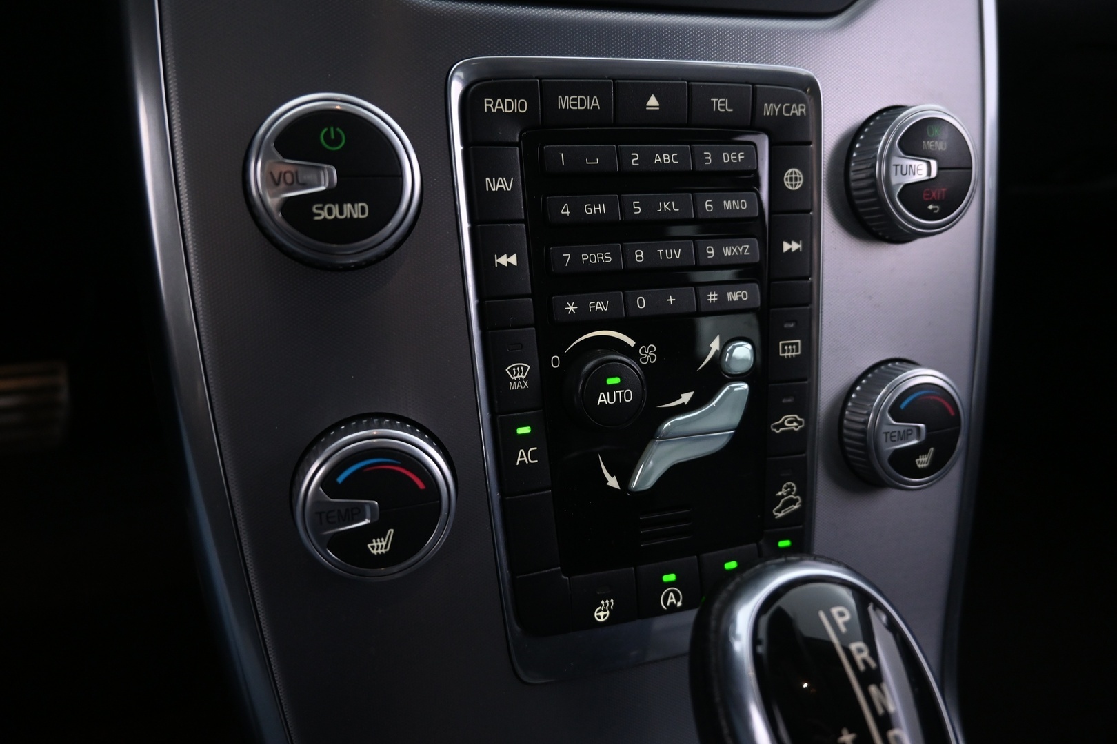 VOLVO XC70 2016