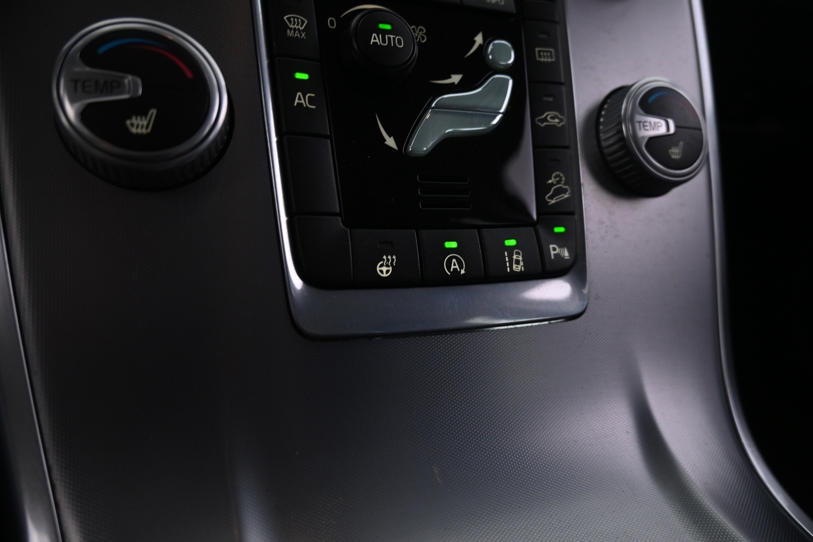 VOLVO XC70 2016
