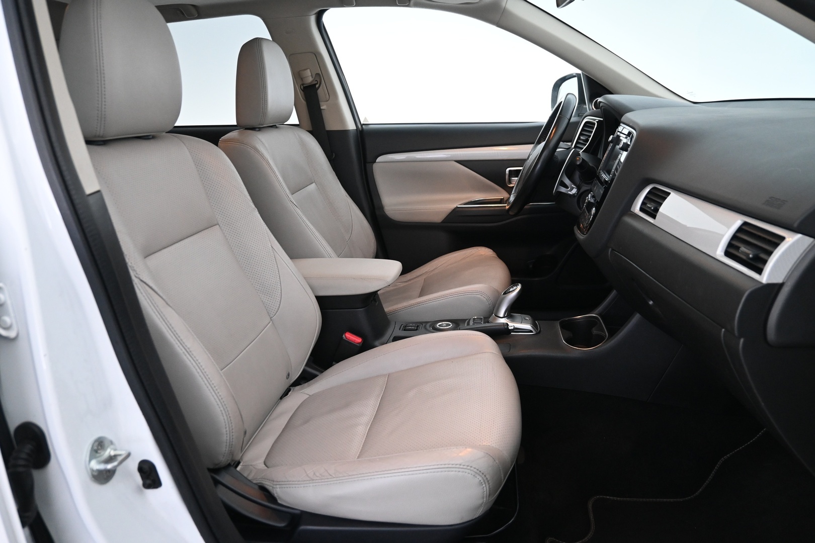 MITSUBISHI Outlander Phev 2014