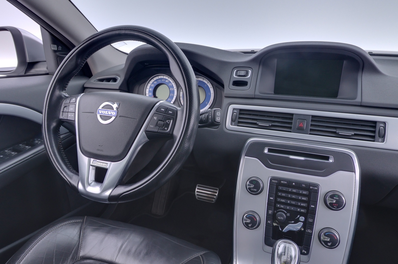 VOLVO V70 2012