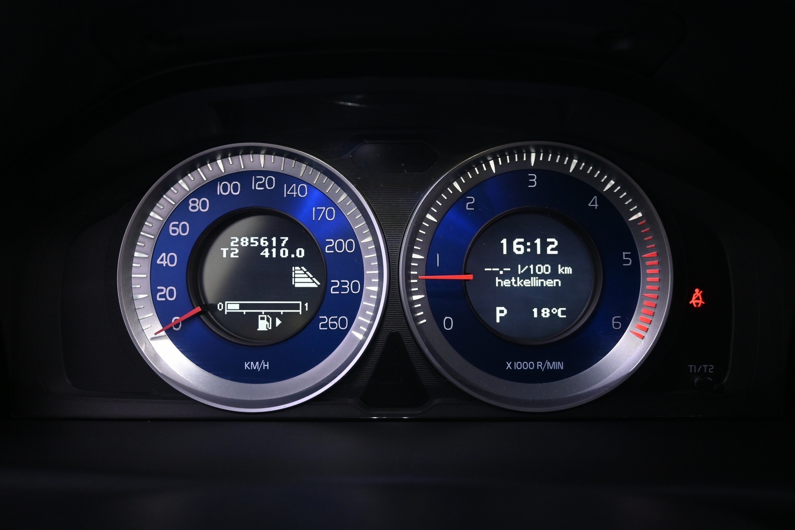 VOLVO V70 2012