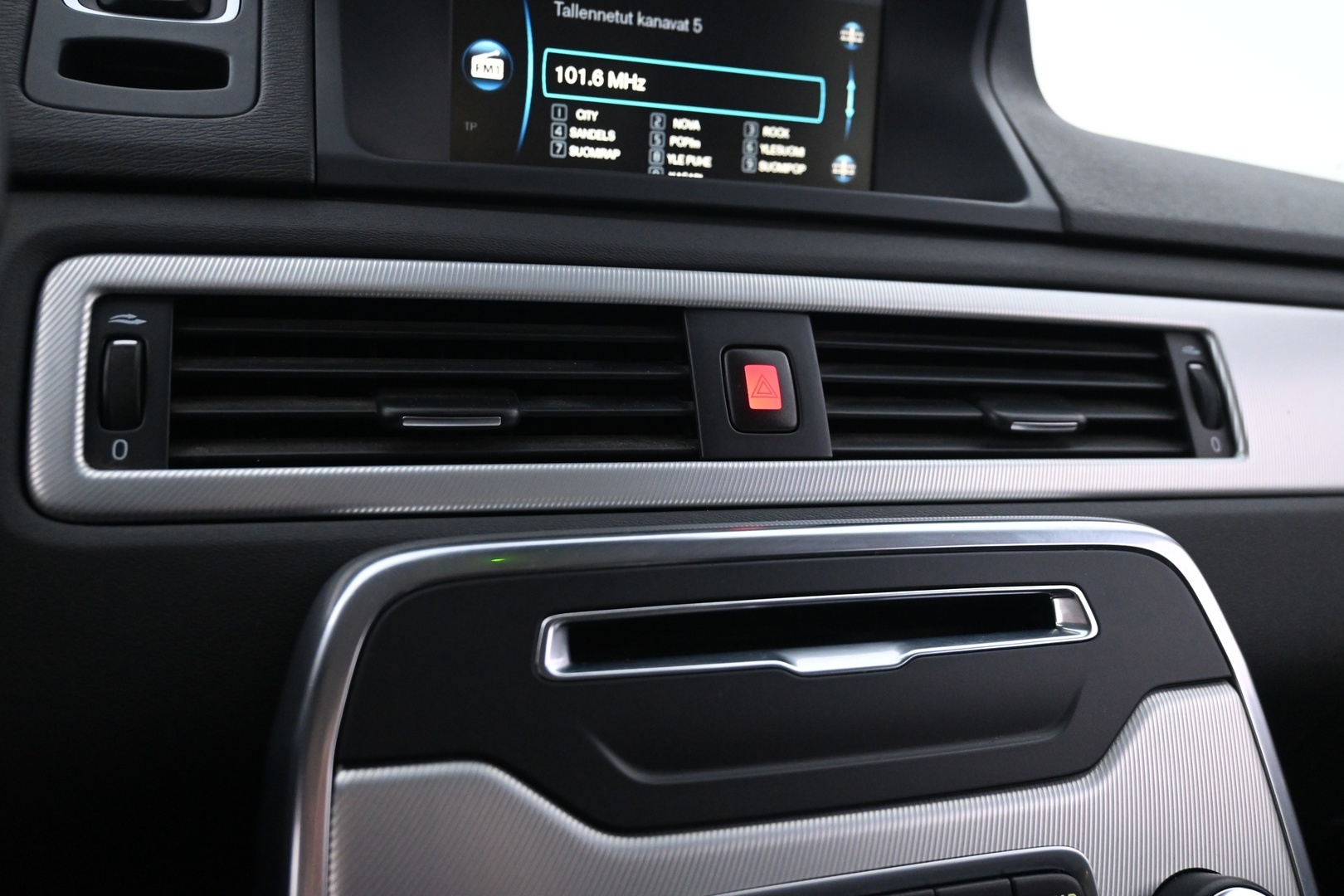 VOLVO V70 2012