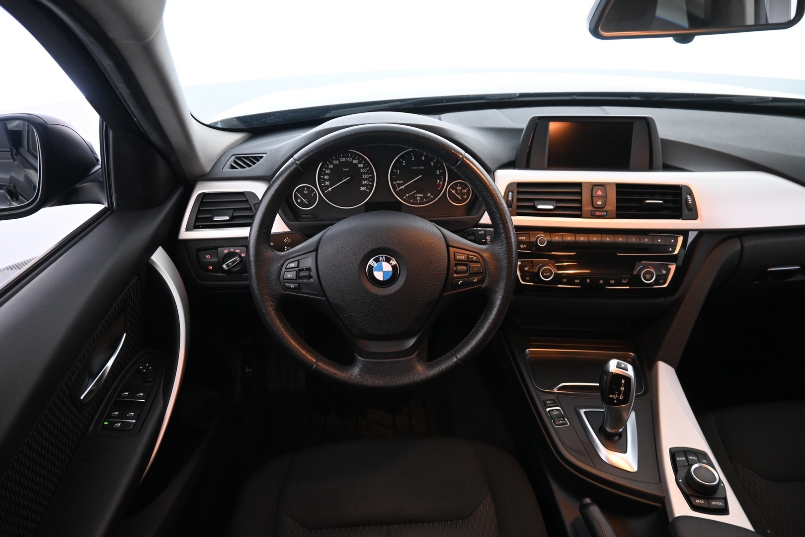 BMW 318 2017