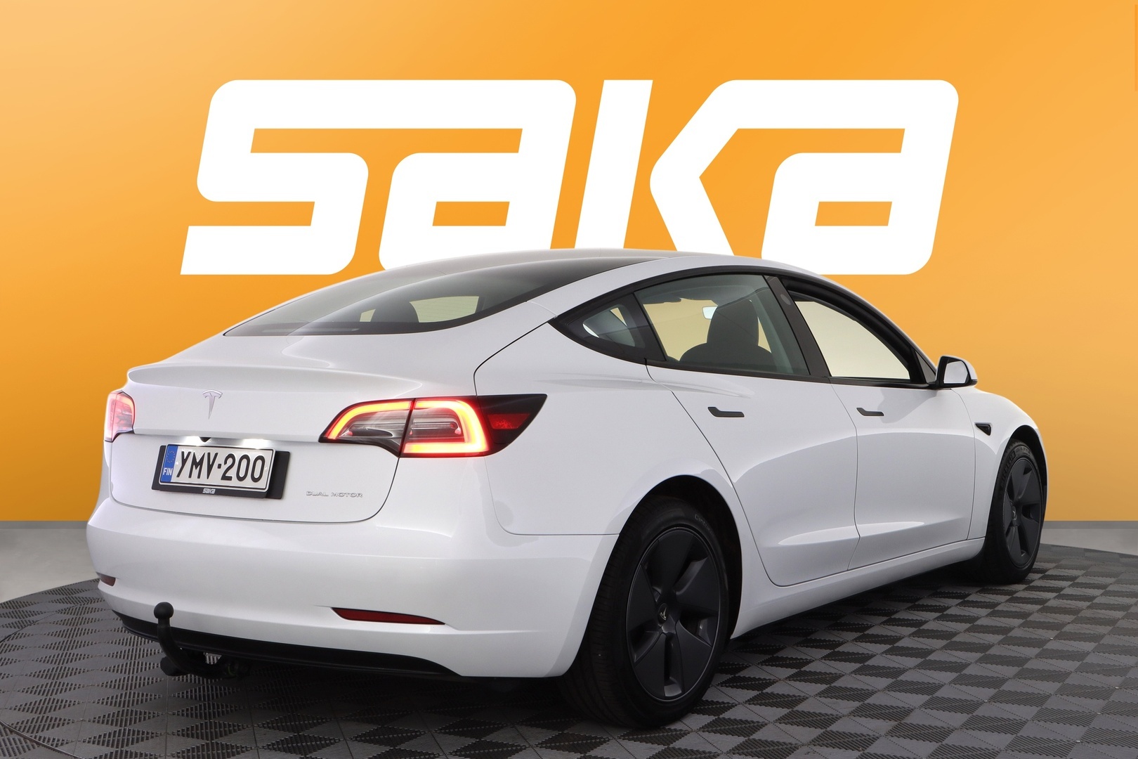 TESLA Model 3 2023