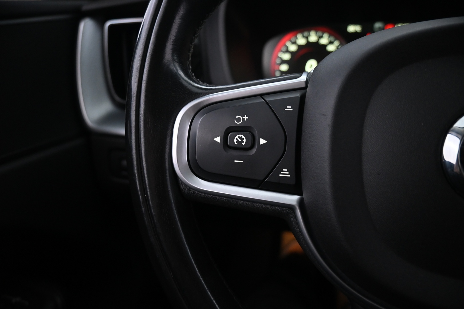 VOLVO XC60 2019