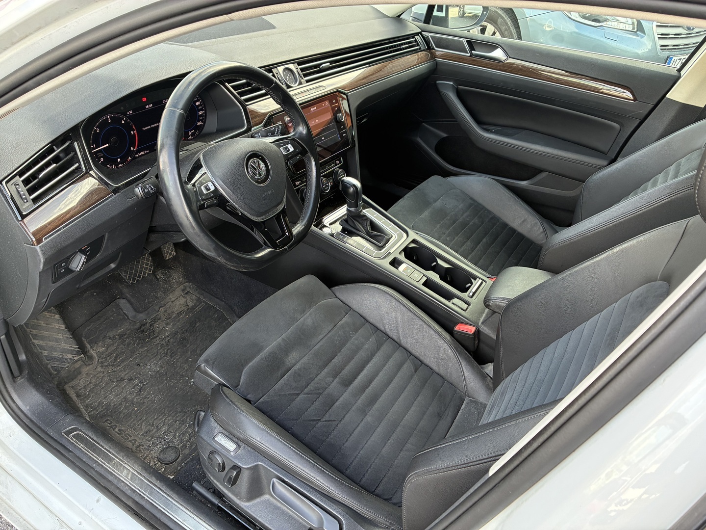 VOLKSWAGEN Passat 2018