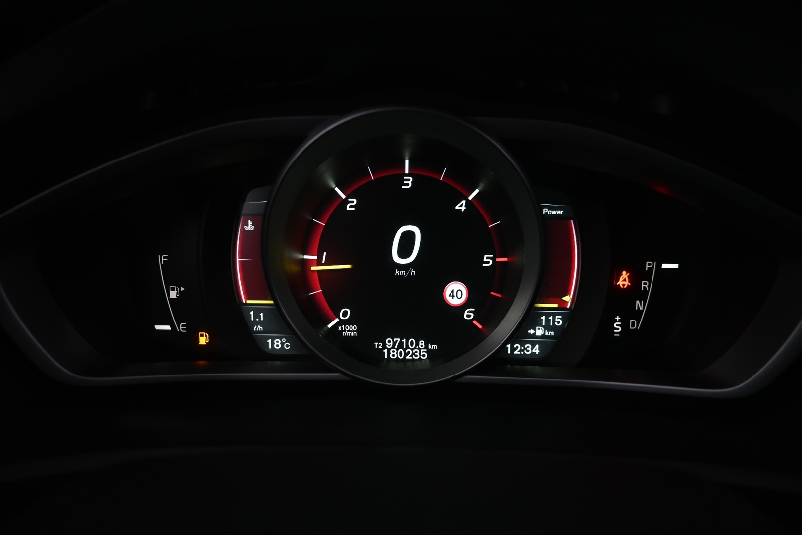 VOLVO V40 Cross Country 2016