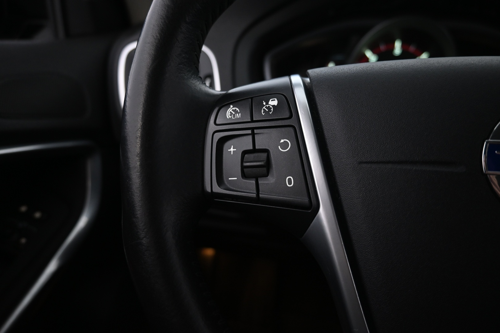 VOLVO V40 Cross Country 2016