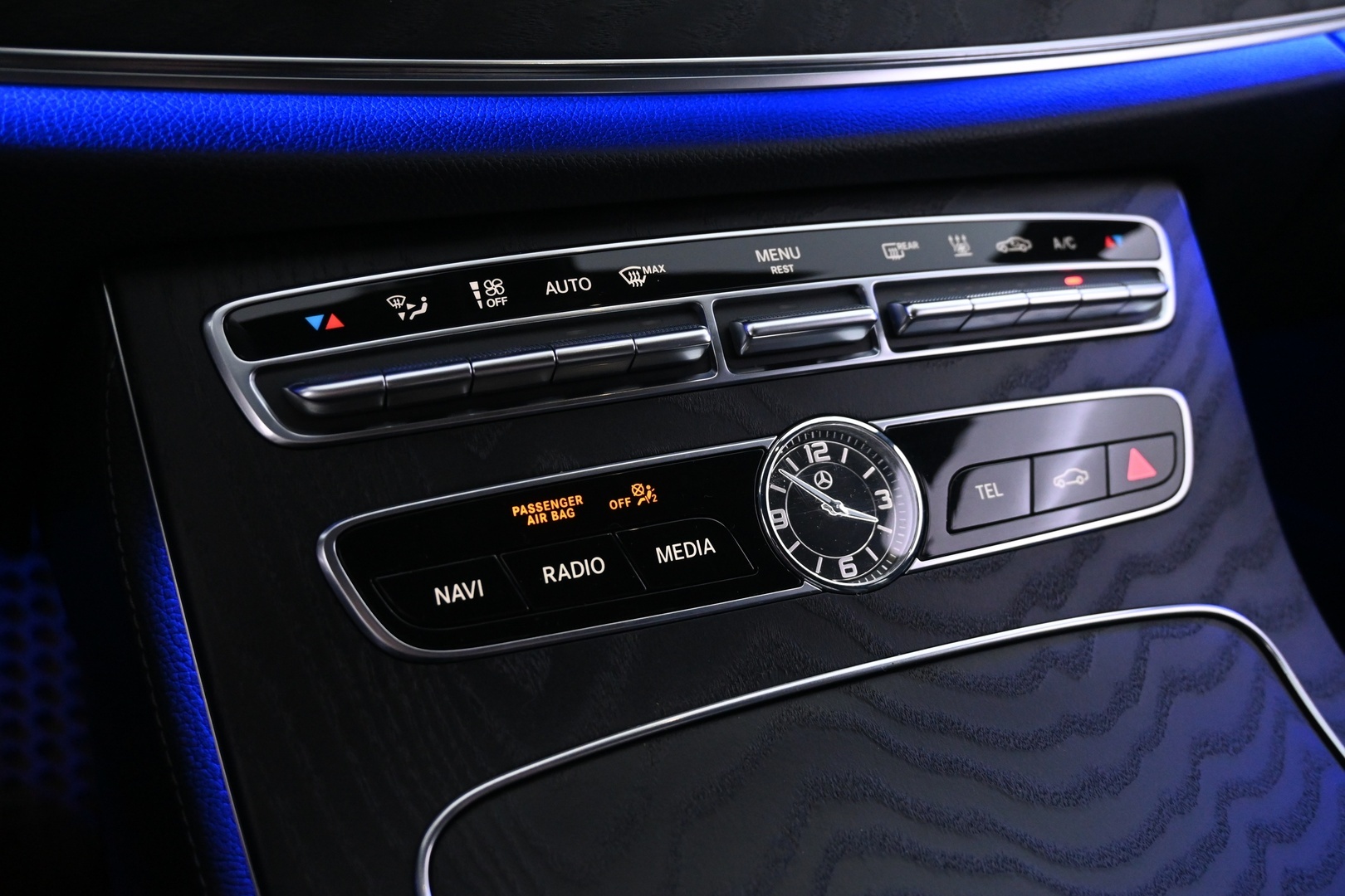 MERCEDES-BENZ E 2019