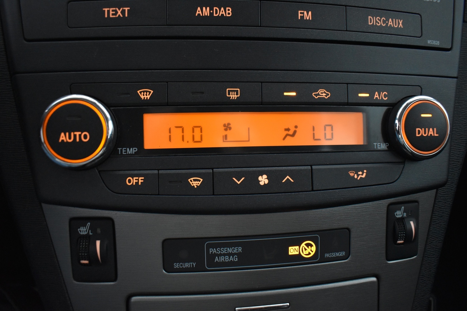 TOYOTA Avensis 2009